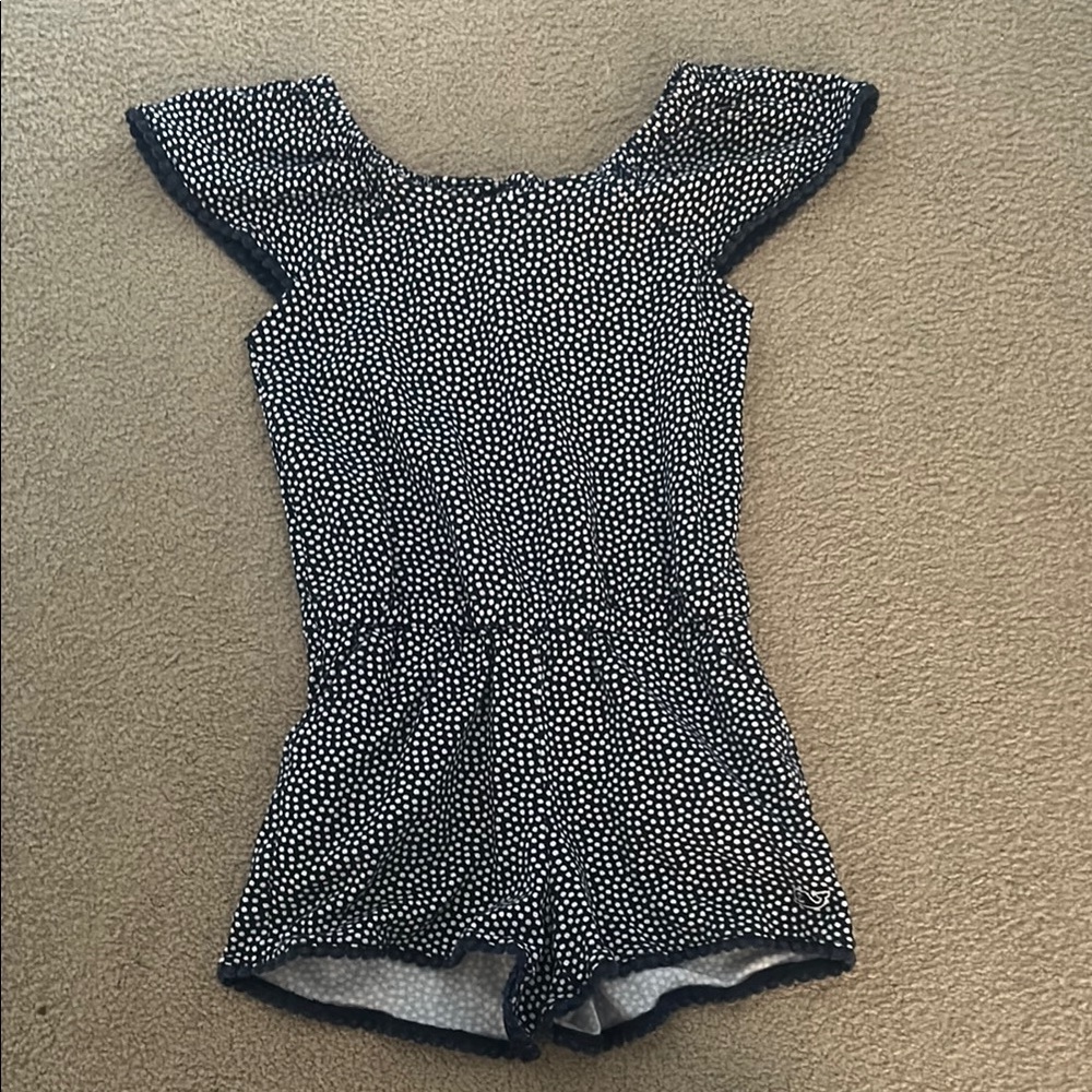Vineyard vines Polka Dot Romper with scalloped fringe and keyhole back detail